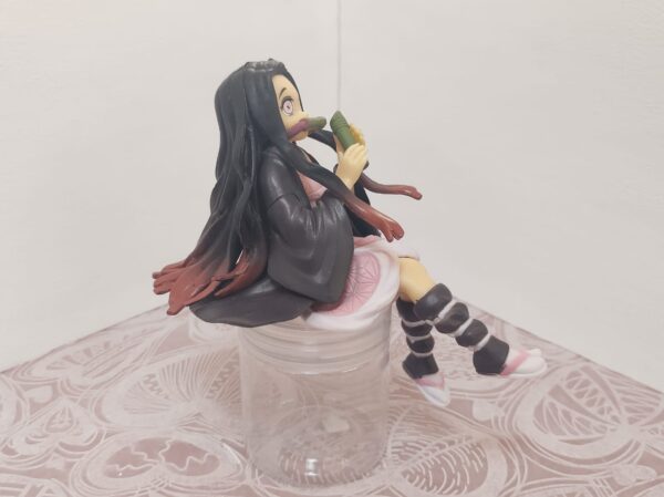 Nezuko sentada - Imagen 4